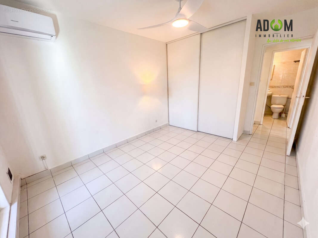 Chambre - Appartement à SAINT-DENIS