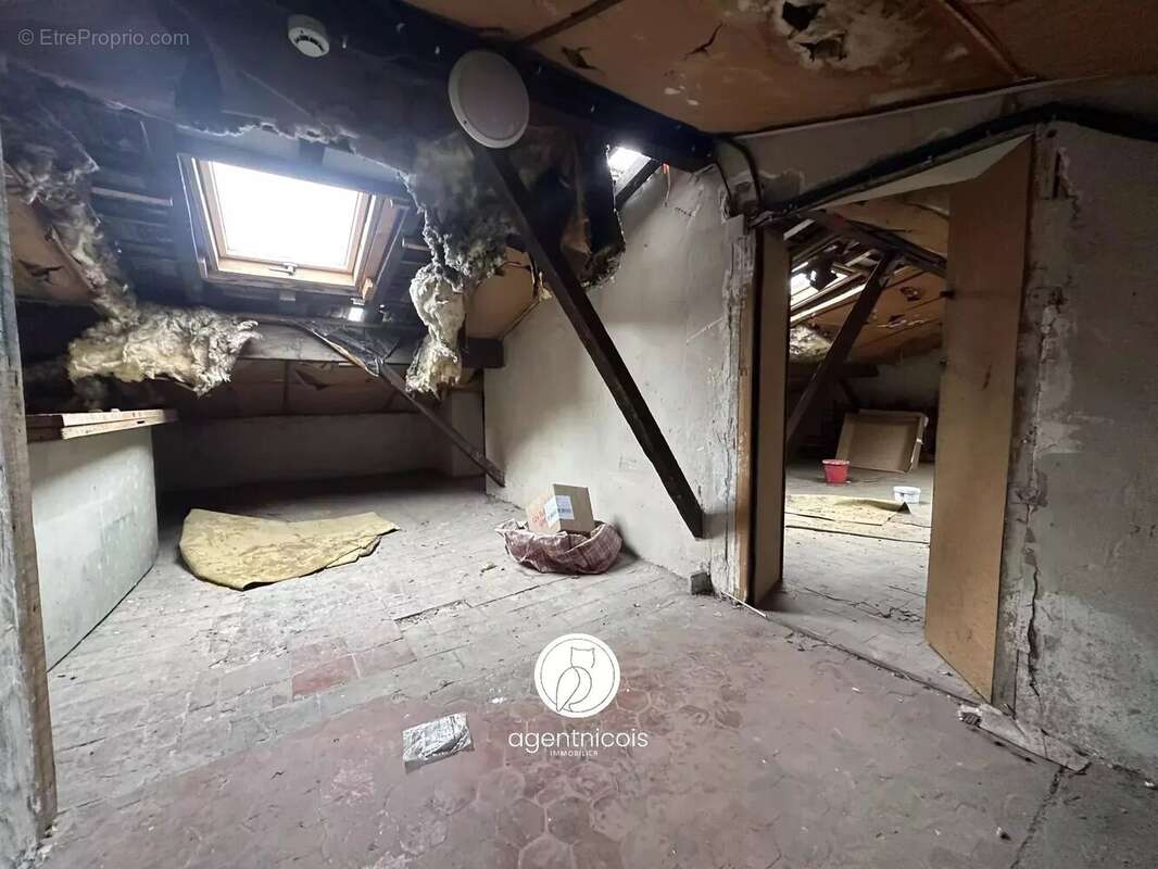 Appartement à SAINT-LAURENT-DU-VAR