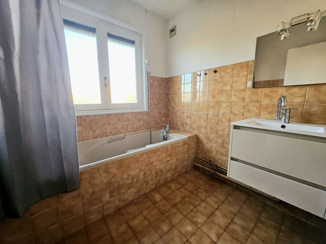 Appartement à LE PEAGE-DE-ROUSSILLON
