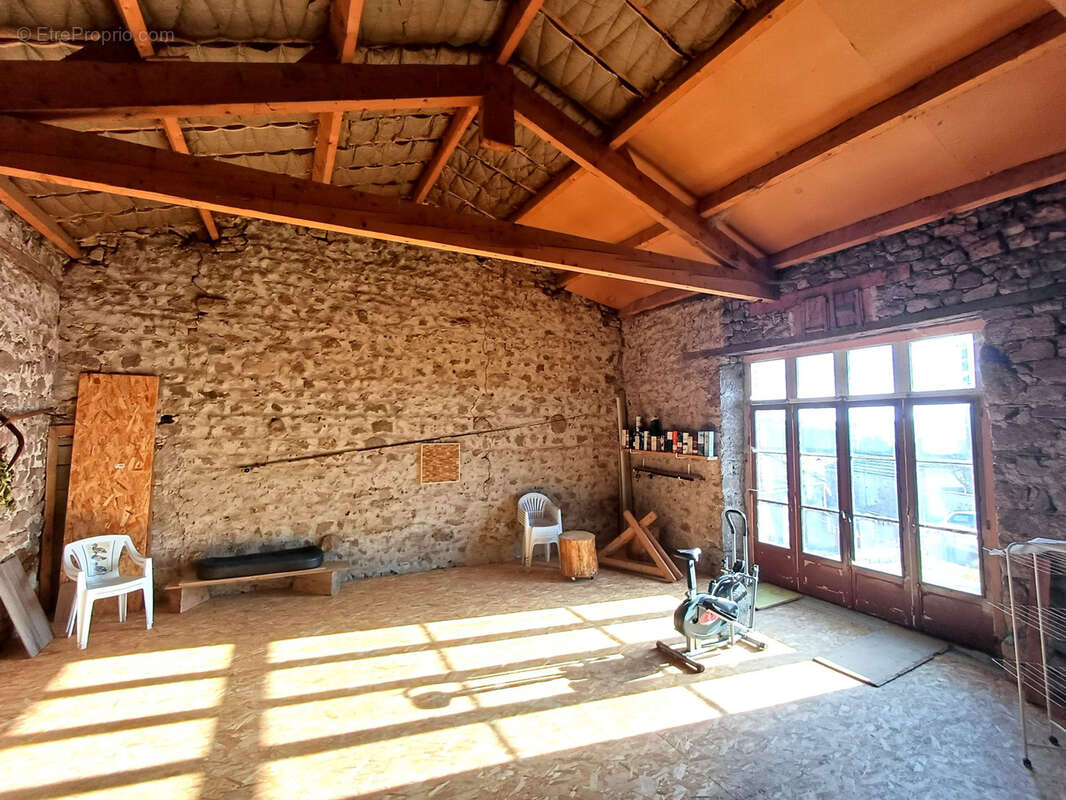 Maison à SAINT-JULIEN-D'ANCE