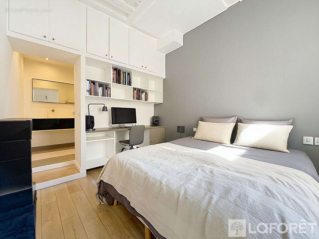 Appartement à PARIS-2E
