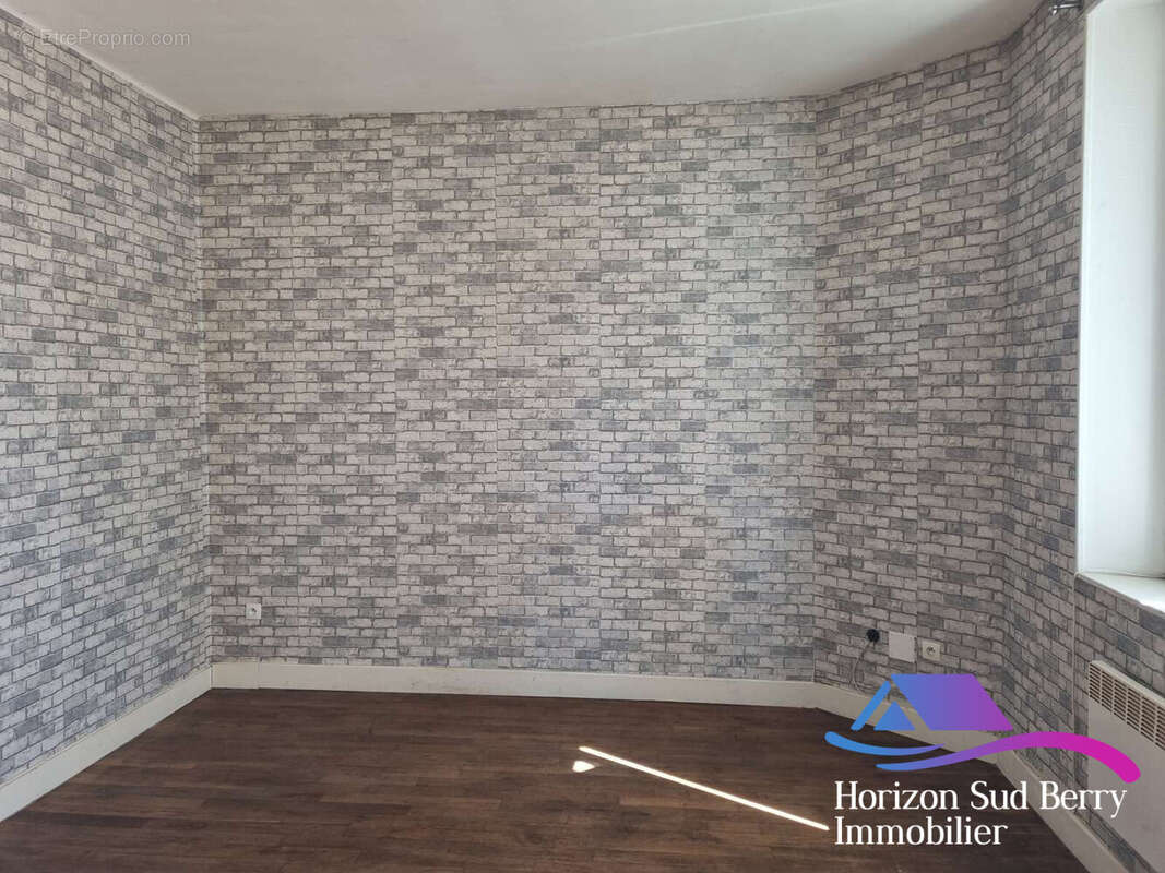 salon - Maison à NOUZIERS