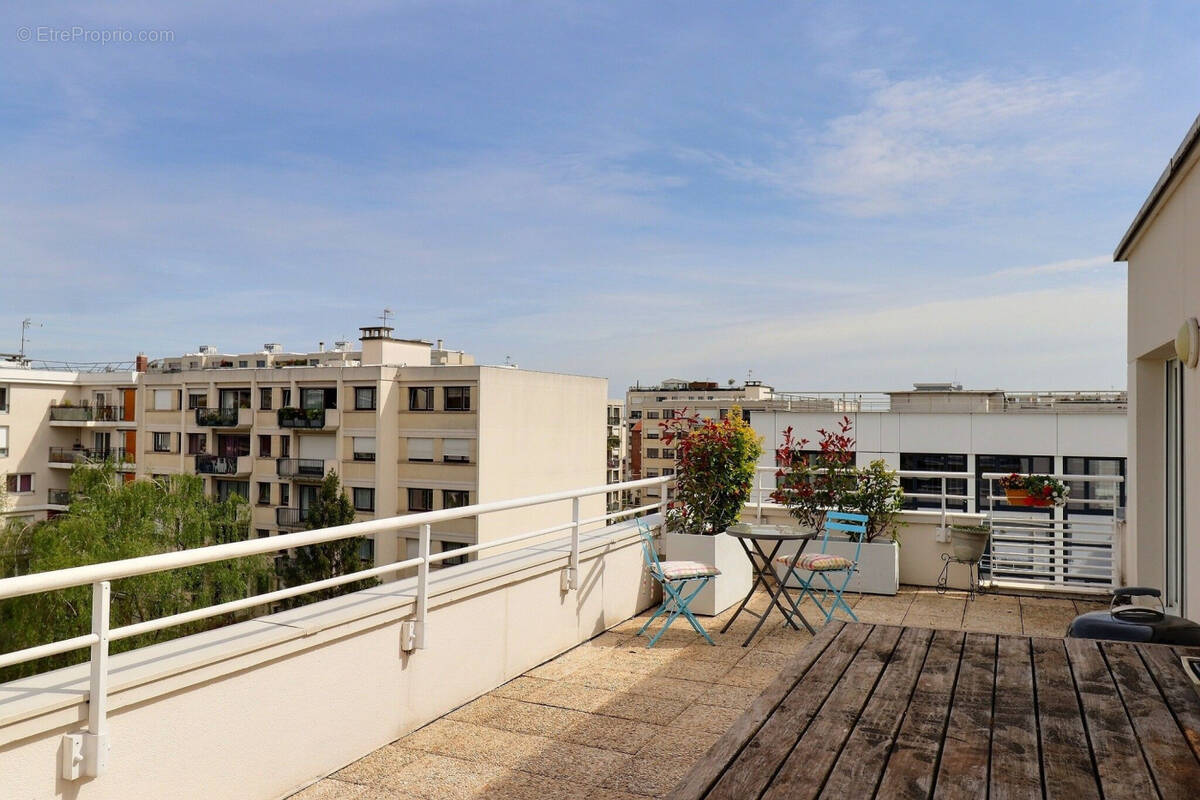 Appartement à COURBEVOIE