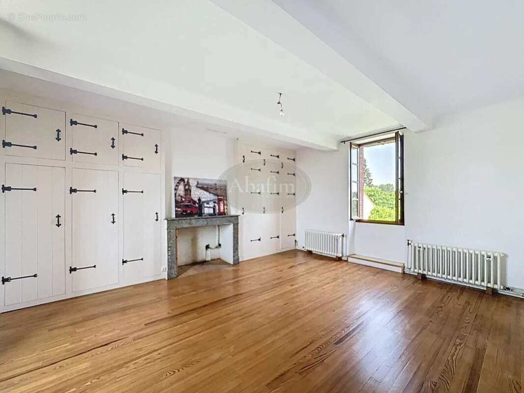 Maison à CHELLE-DEBAT