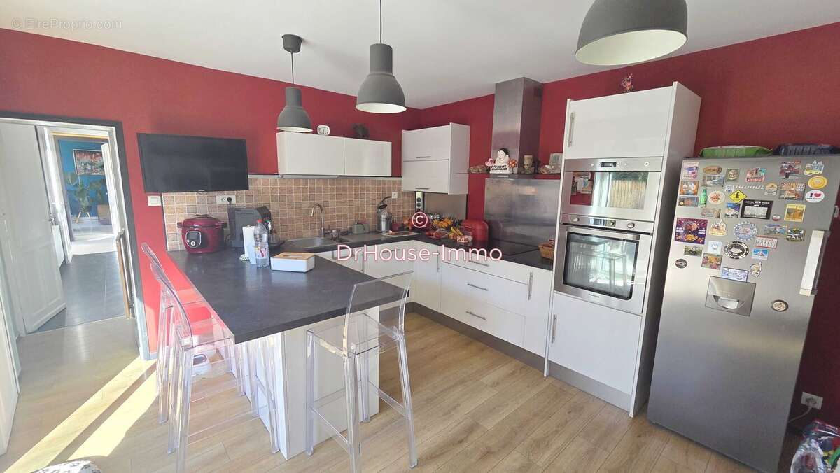 Maison 265 m² à Camphin-En-Carembault  - photo 6