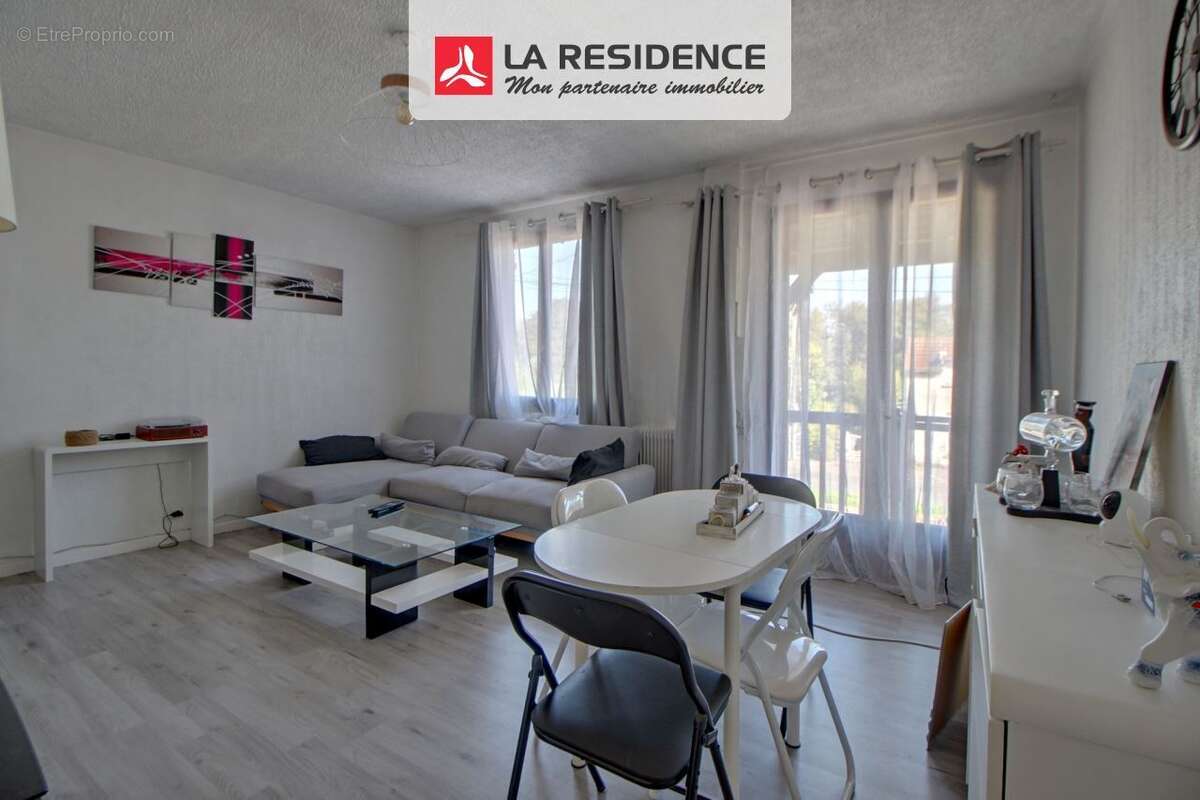 Appartement à VILLEPREUX