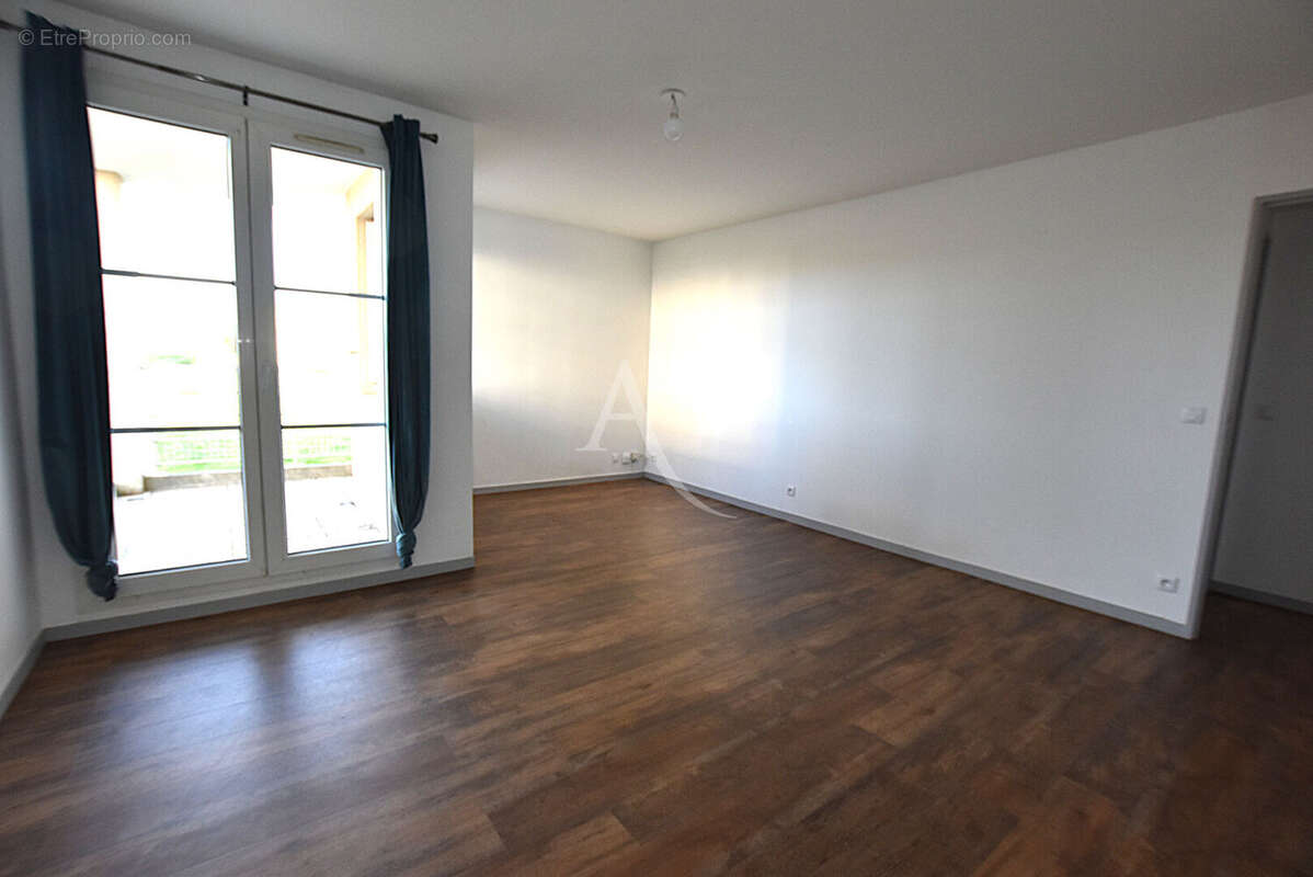 Appartement à MOISSY-CRAMAYEL