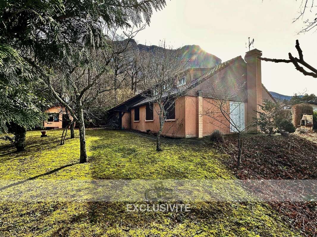 Maison à COLLONGES-SOUS-SALEVE