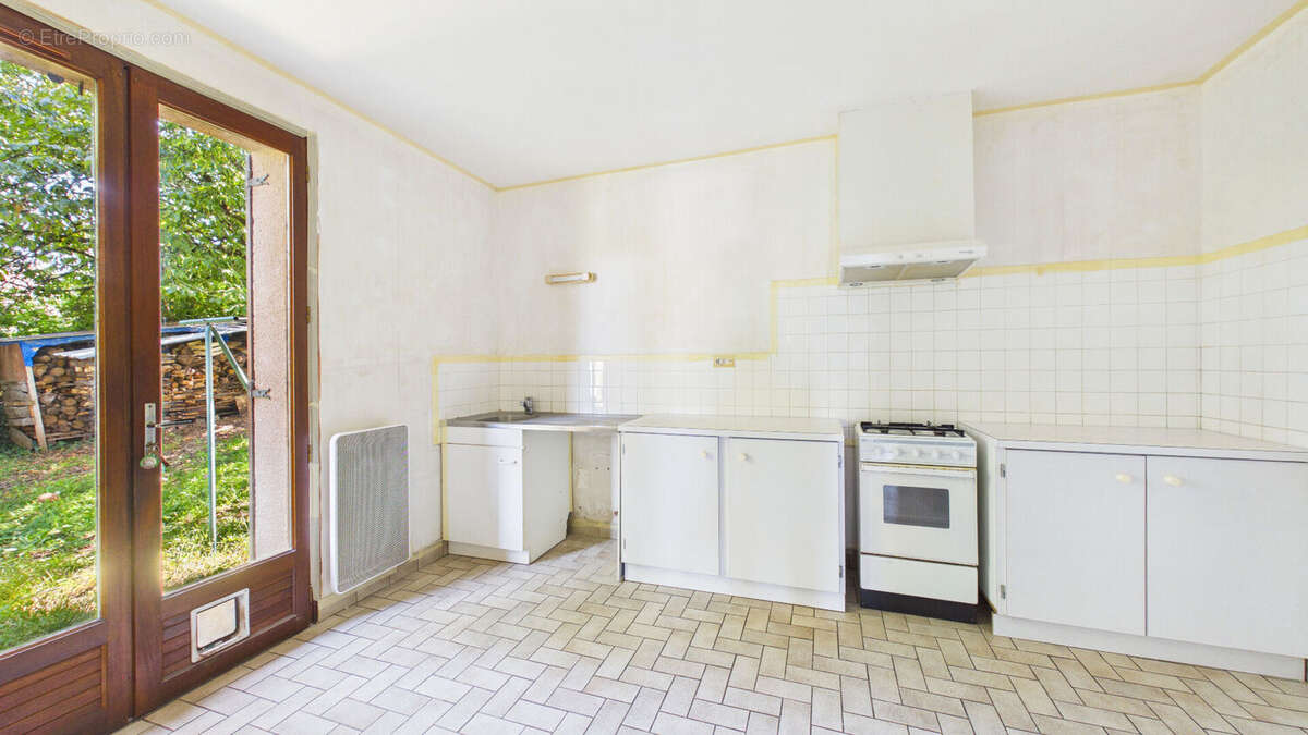 Maison d'environ 255 m² avec 2 Logements + 954 m² de terrain - photo 13