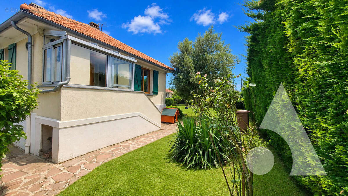 Herblay-sur-seine Maison 5 pièces 125 m2 / 3 chambres - Sous sol total - Atelier - Dépendance - photo 10