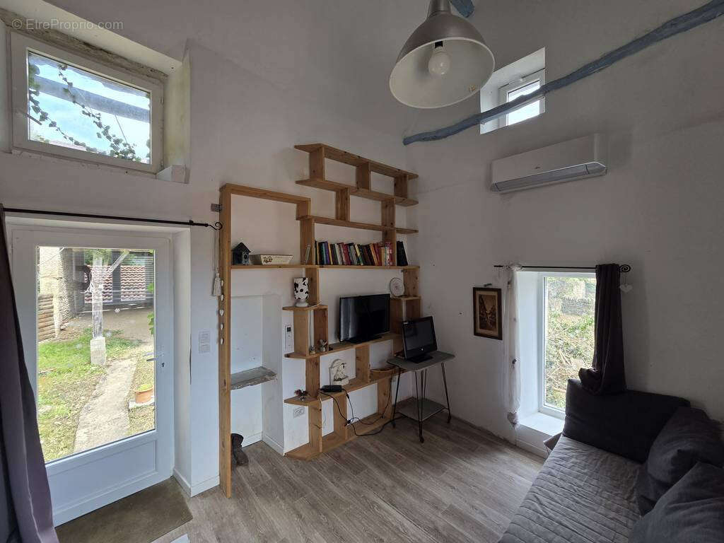 Maison à SALLES-COURBATIES