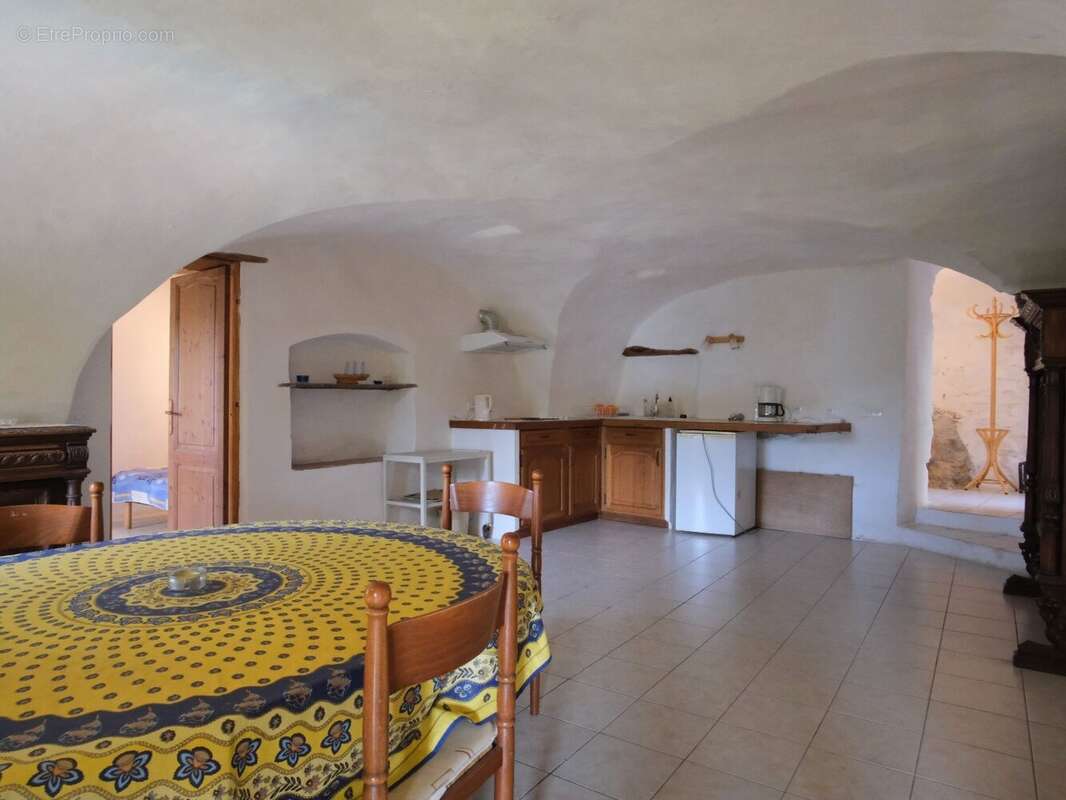 Maison à VIEUSSAN