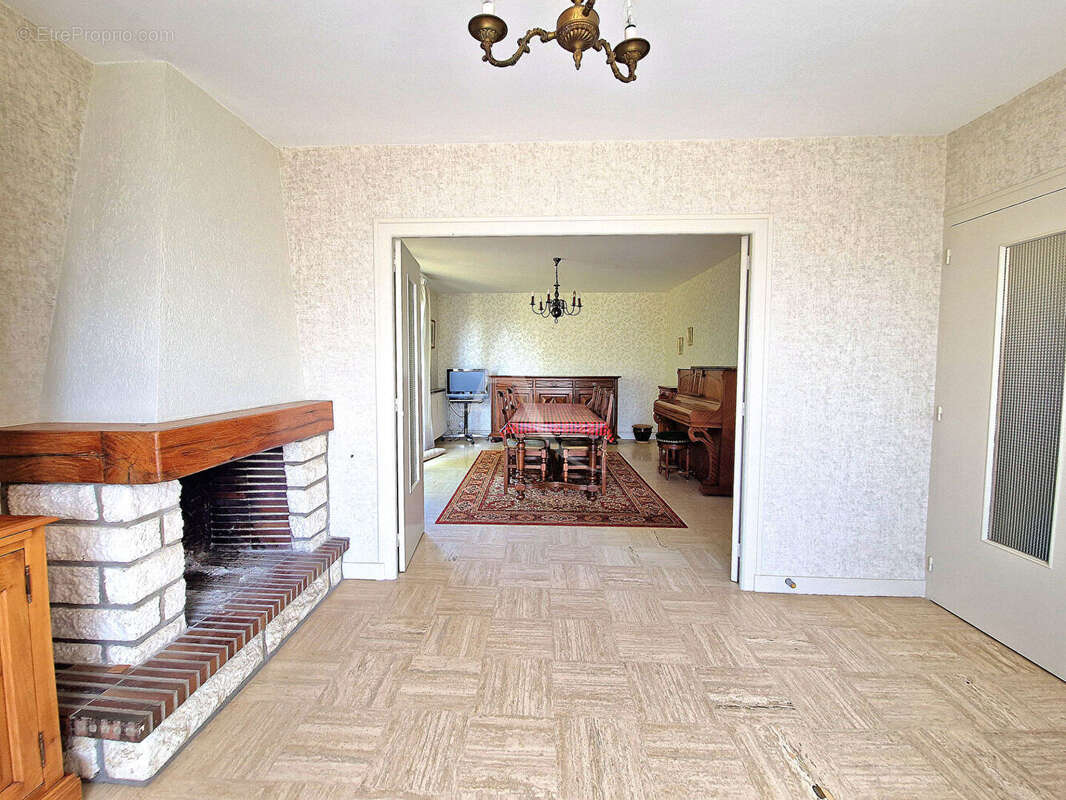 Maison à CHATEAUNEUF-SUR-SARTHE