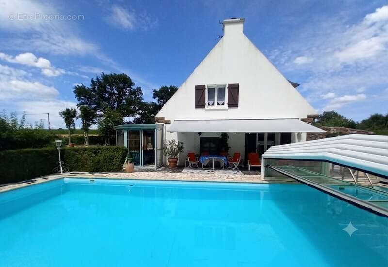Maison à MONTIGNE-LE-BRILLANT