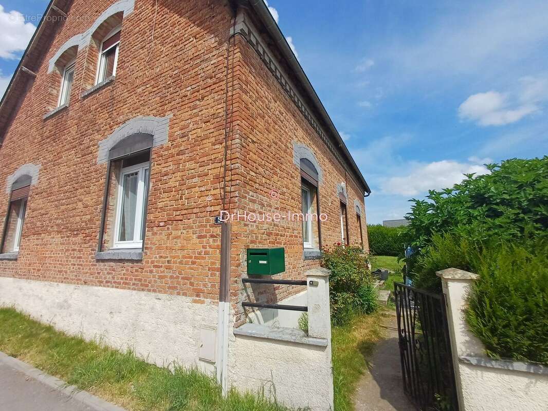 Maison 142 m² à Bernot  - photo 20