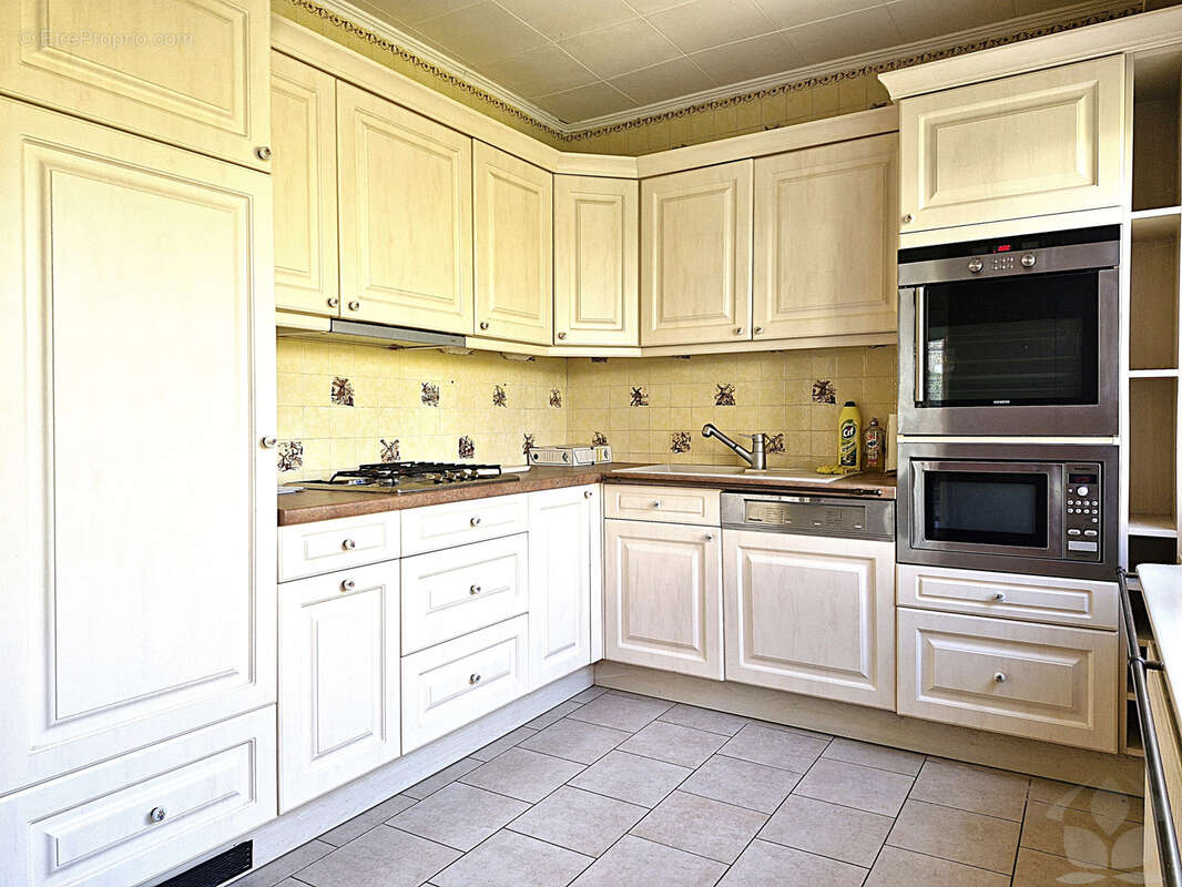 Maison à MONCHECOURT