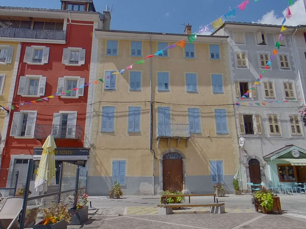 Type 4  centre ville barcelonnette - photo 7