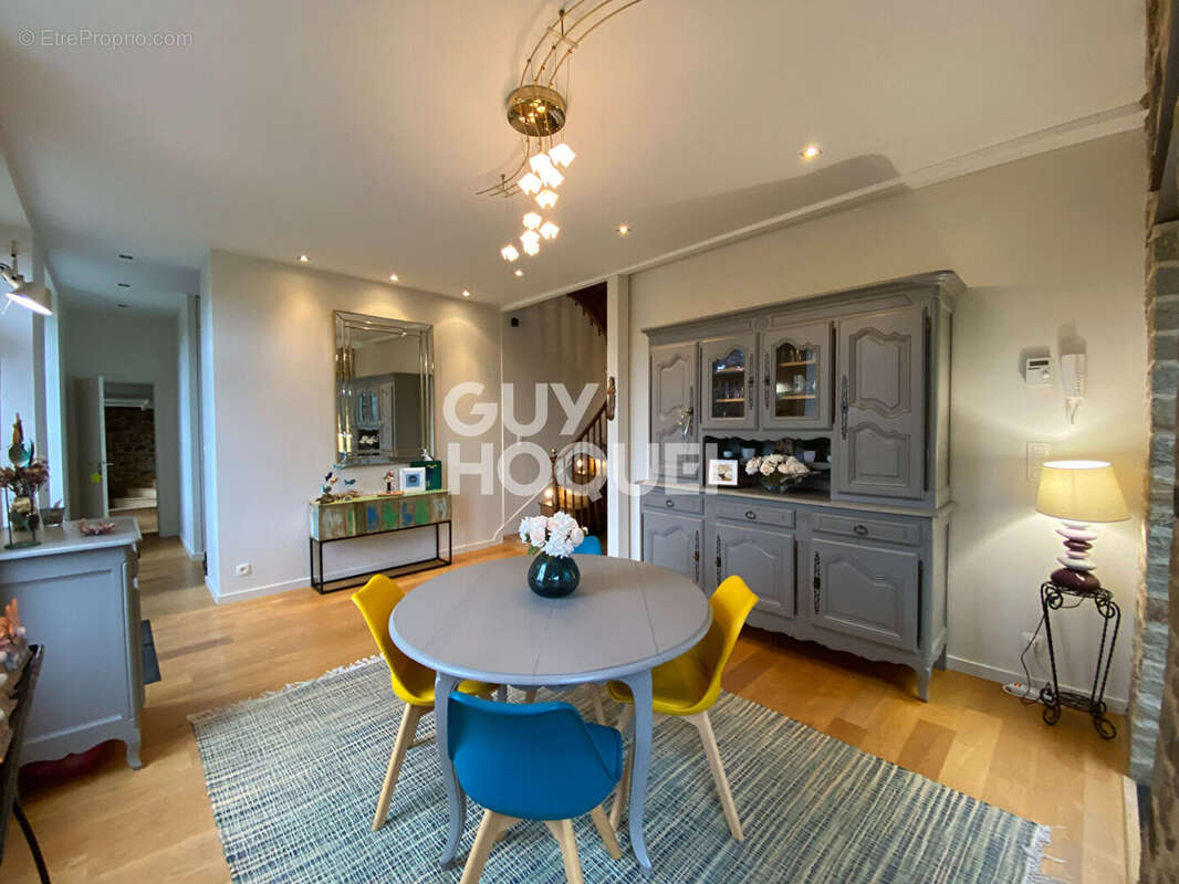 Maison à LA VILLE-ES-NONAIS