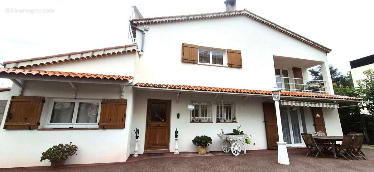 Maison à SAINT-LAURENT-DU-VAR