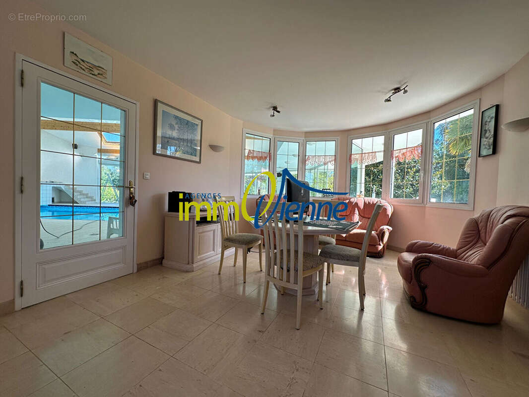 Maison à NIEUIL-L&#039;ESPOIR