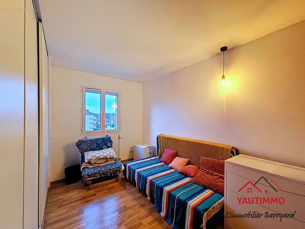 Appartement à BONNE