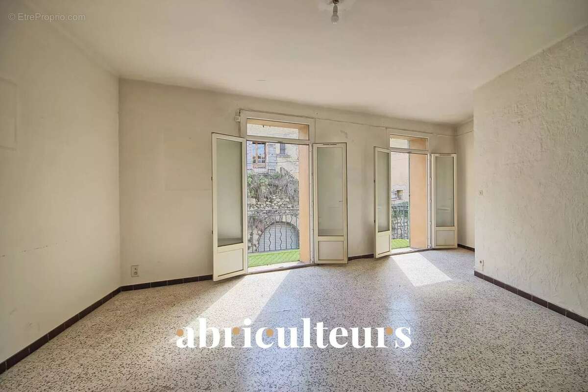 Appartement à ROGNES