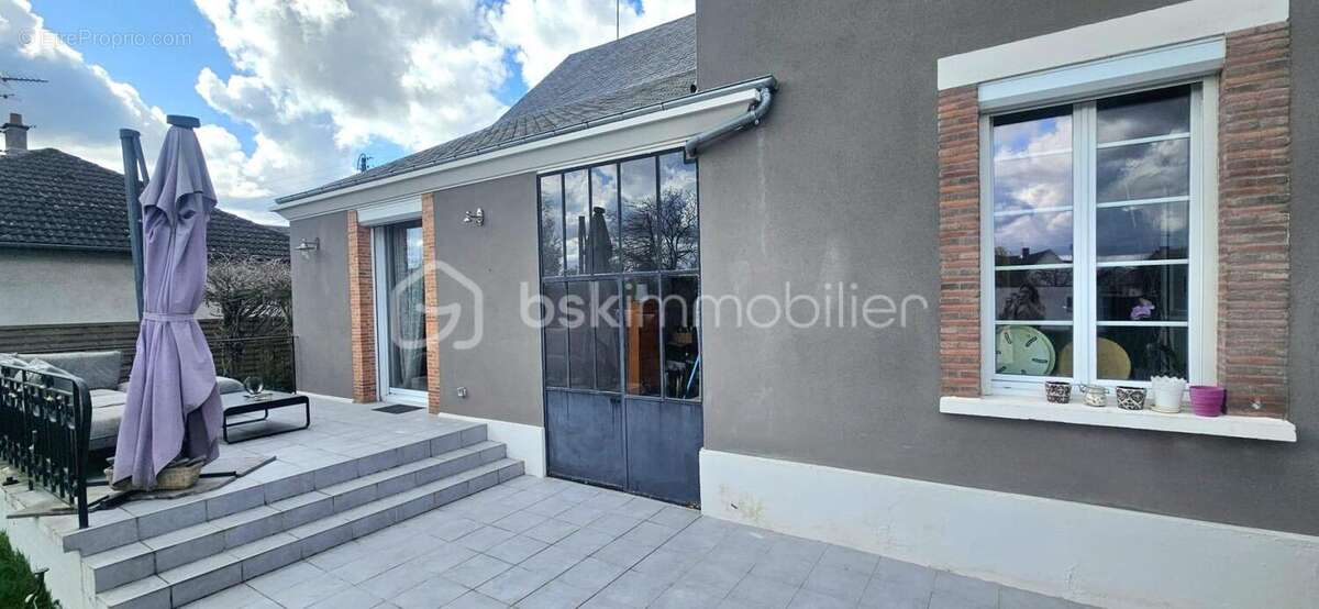  COUP DE CŒUR – Maison lumineuse entièrement rénovée avec prestations rares – 140 m² – 1066 m² de terrain - photo 7