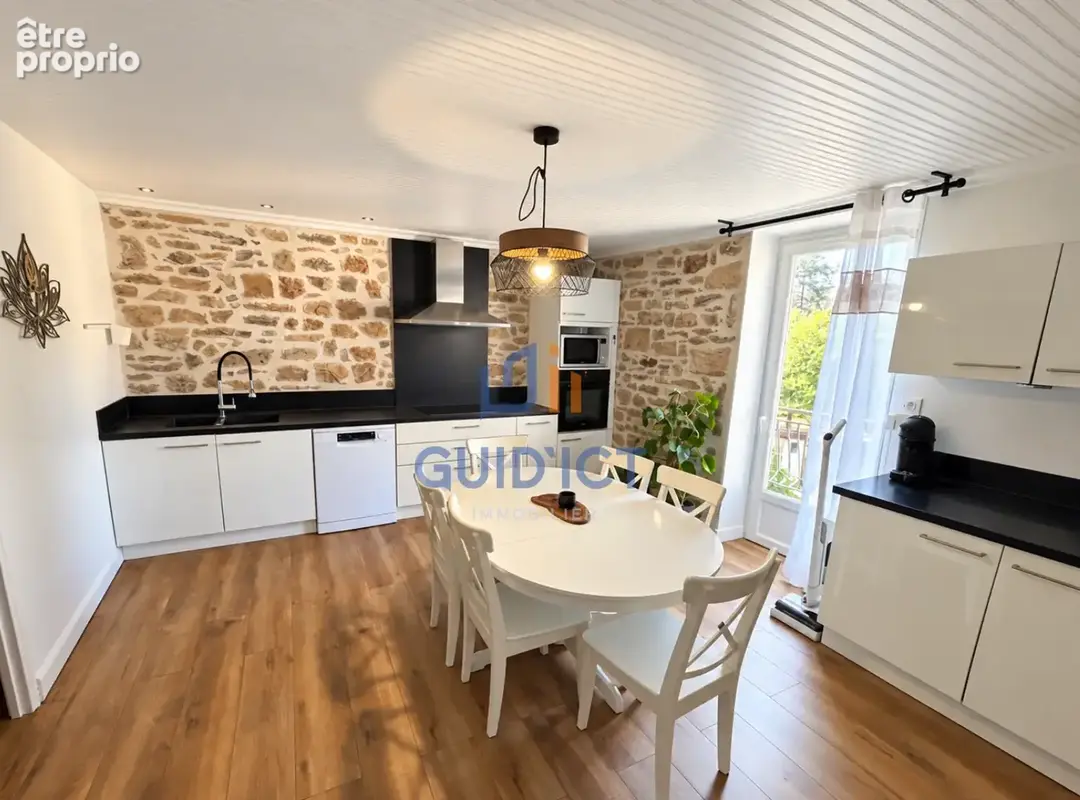 Maison de caractère avec jardin, terrasse et garage   175 000 € - photo 2