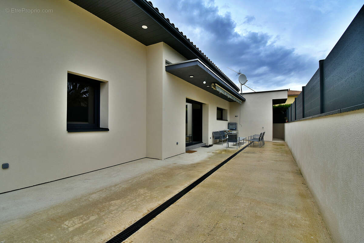 Maison à REVENTIN-VAUGRIS