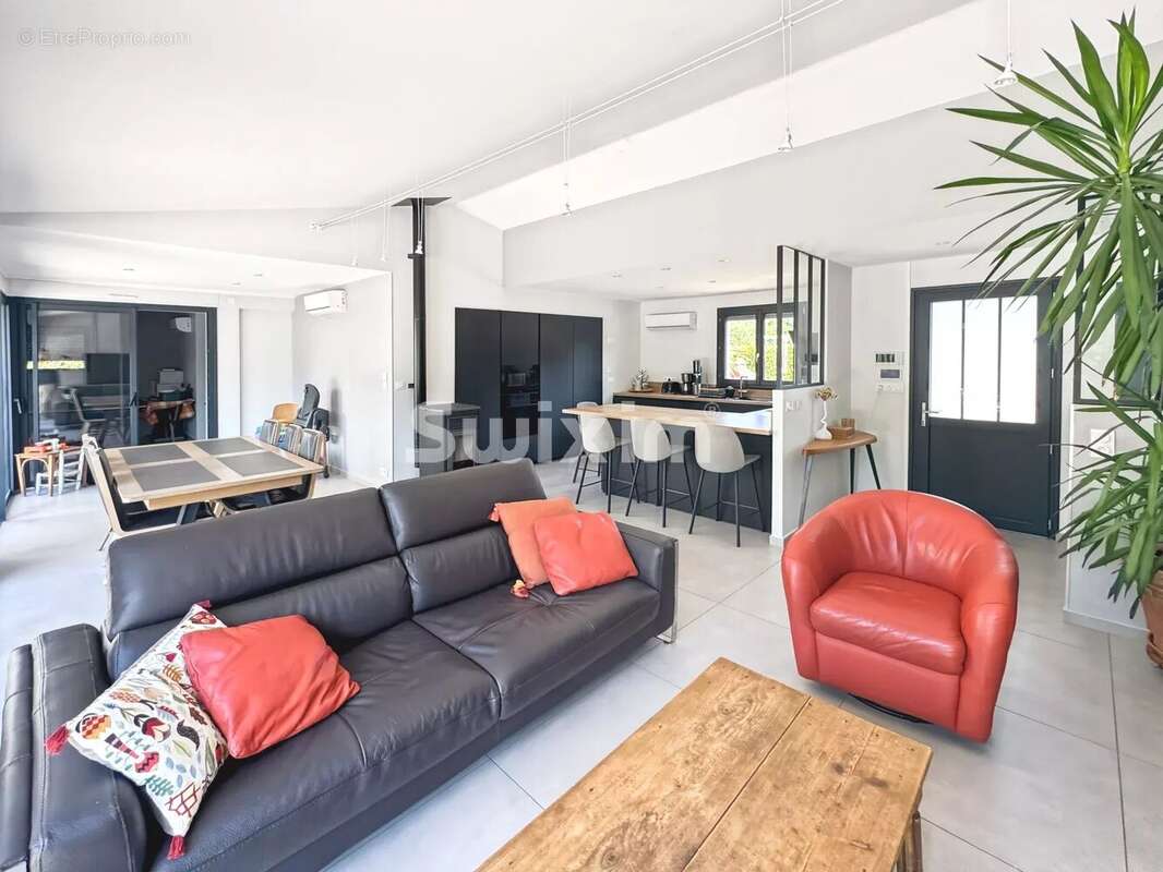 Maison à MONTBOUCHER-SUR-JABRON