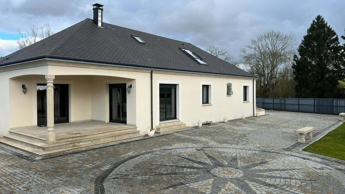 Photo 1 - Maison à CHAINGY