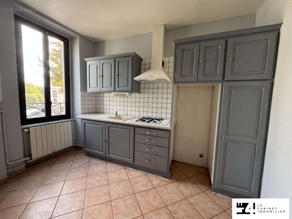 Appartement à CAZERES
