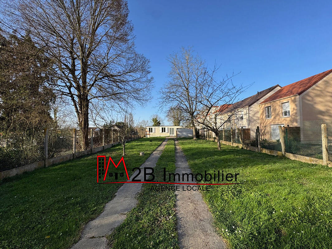 Maison à SAINT-THIBAULT-DES-VIGNES