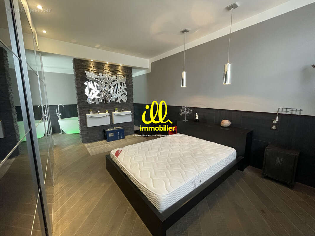 Appartement 109 m² à Charleville-Mezieres  - photo 6