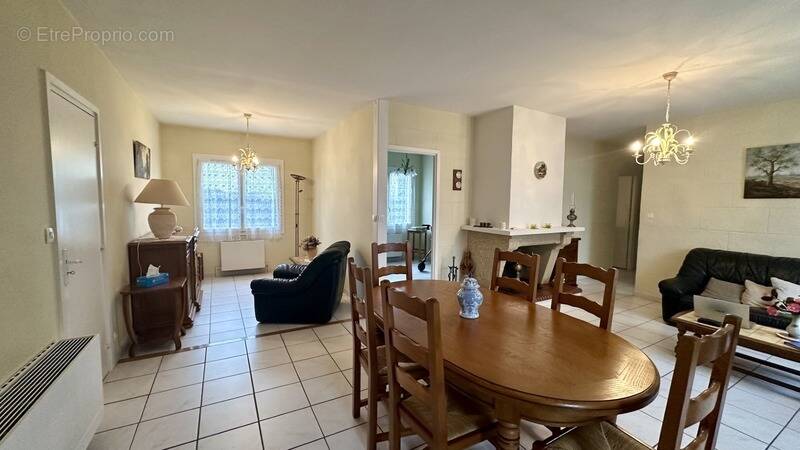 Maison à FARGUES-SAINT-HILAIRE