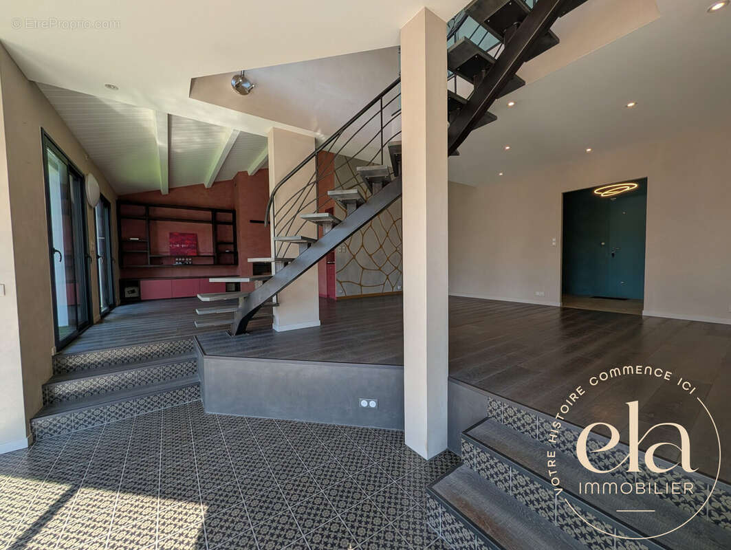 Maison 179 m² à Saint-Gilles-Croix-De-Vie  - photo 6