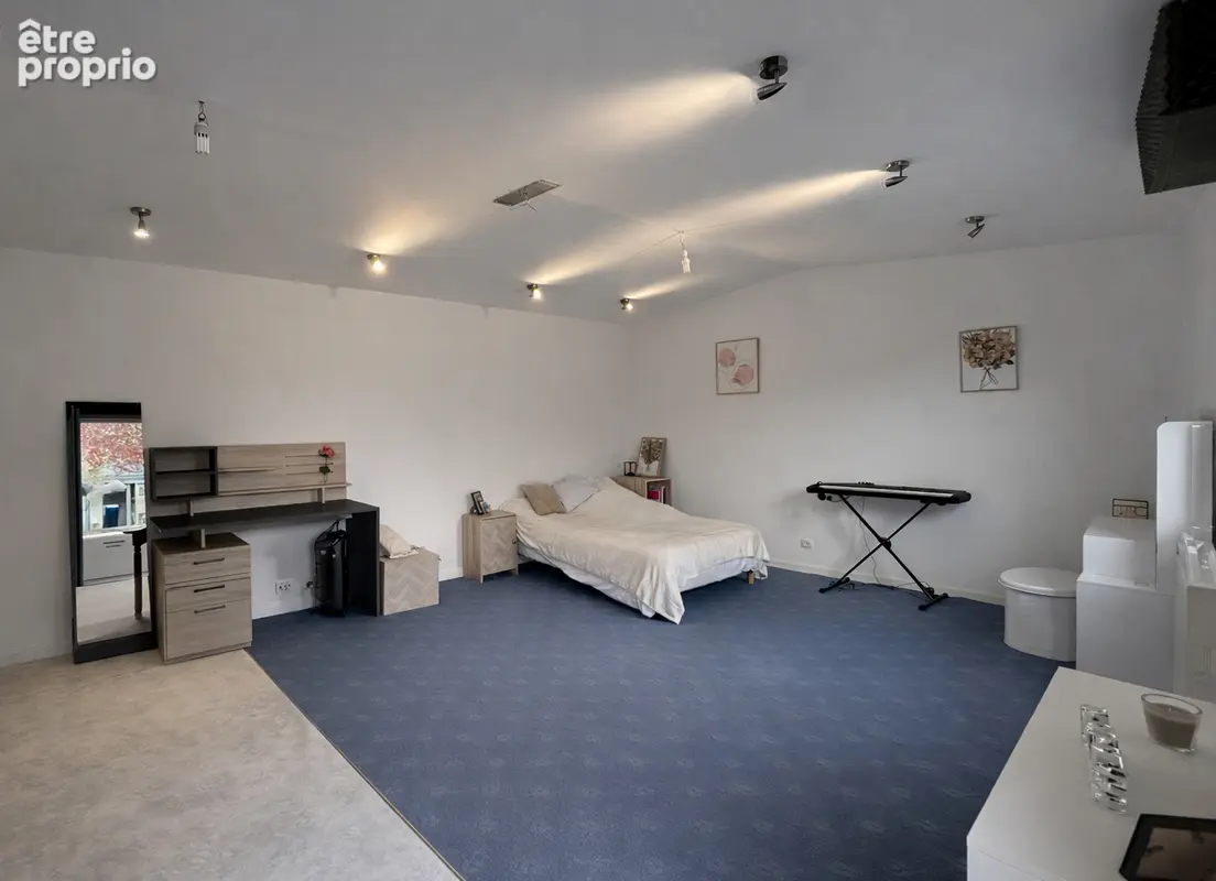 Maison familiale , 4 Chambres avec véranda, studio et deux garages .Proche Saumur - photo 11