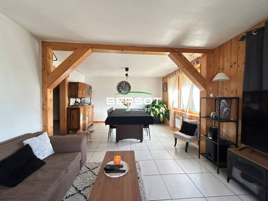 Appartement à MONTLEBON