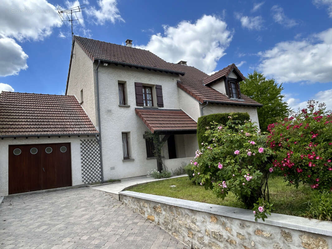 Maison à JANVILLE-SUR-JUINE