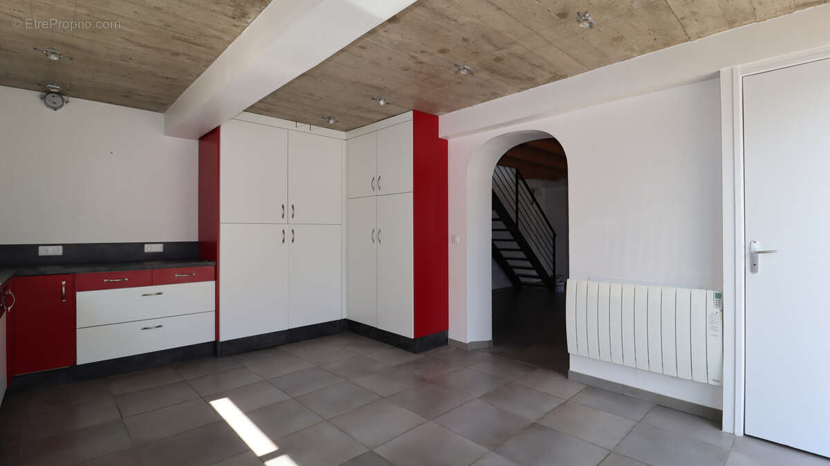 Maison à SURY-LE-COMTAL