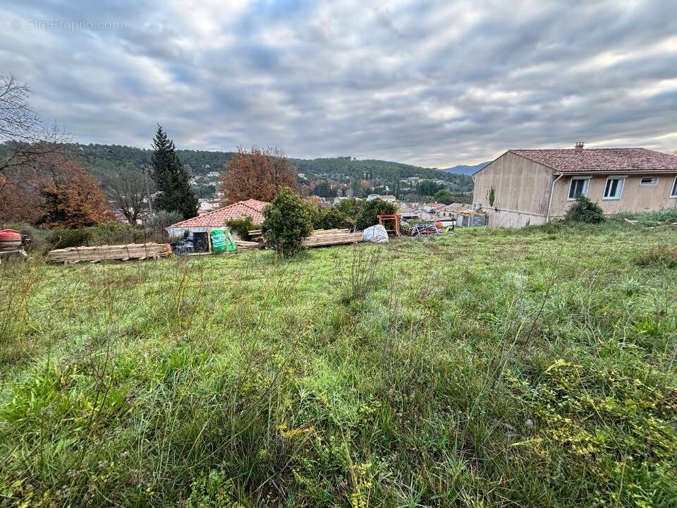 Terrain à PUGET-VILLE