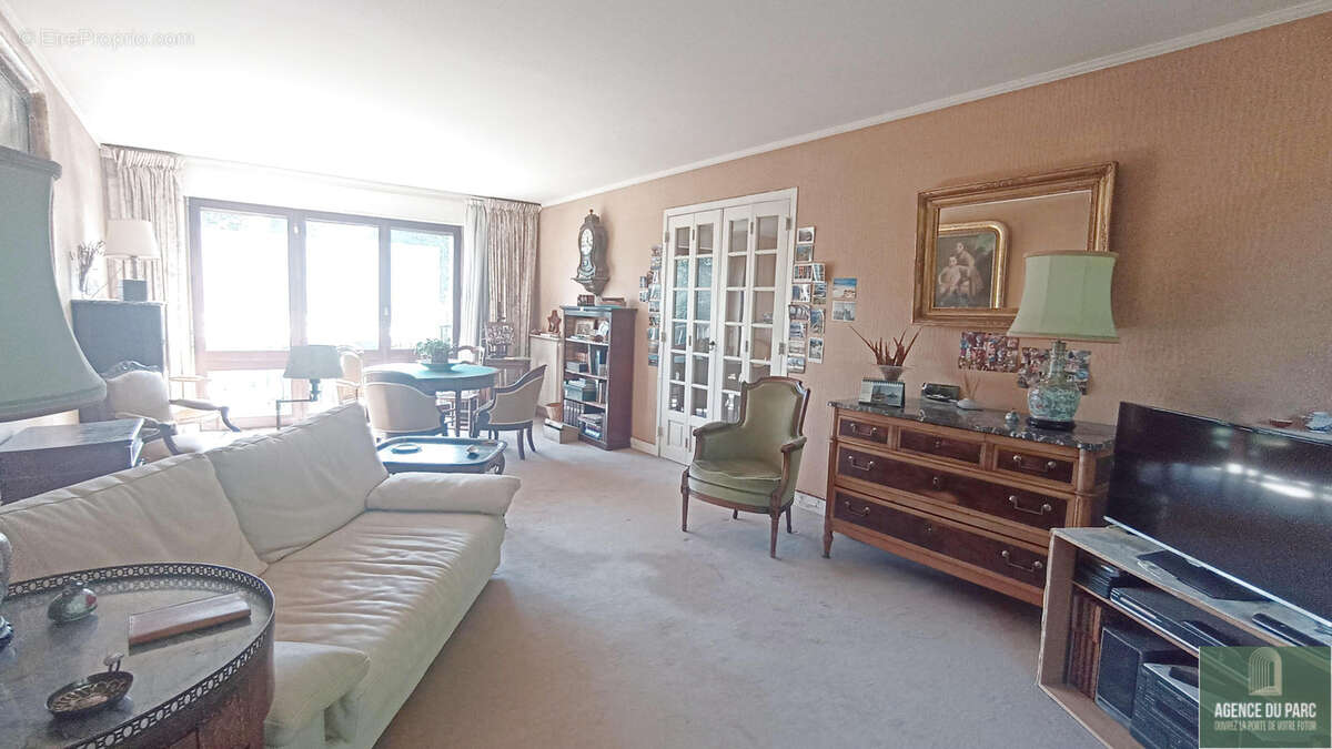Appartement à VILLE-D'AVRAY