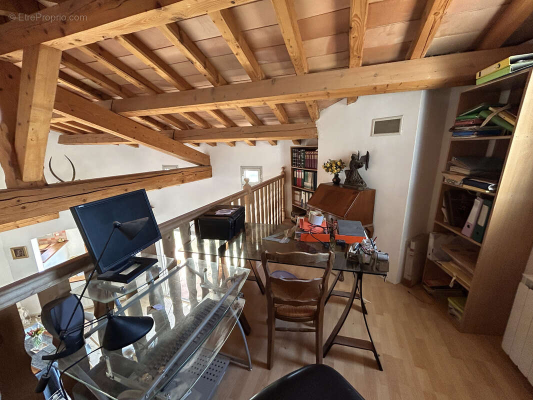 Maison à SAINT-QUENTIN-LA-POTERIE