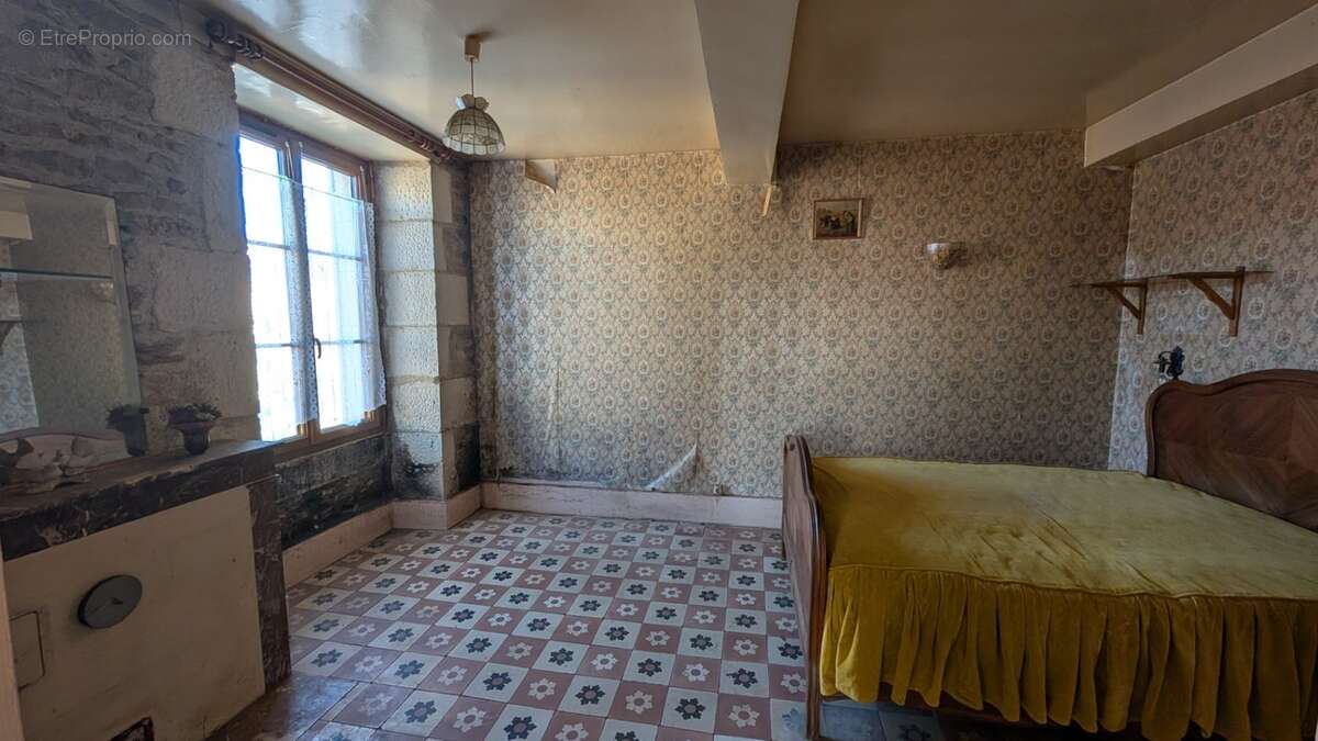 Charmante maison de village à vendre 70m² COUTARNOUX (89) avec dépendances et cour intérieure - photo 7