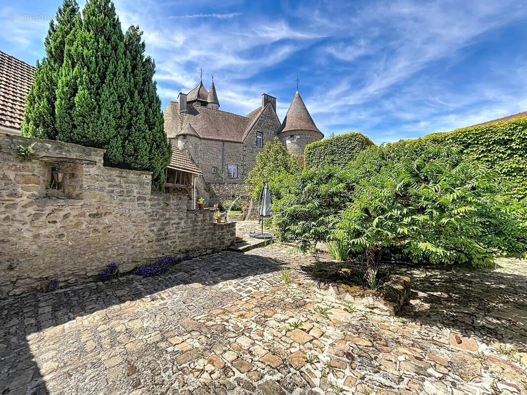 Maison à ARNAY-LE-DUC
