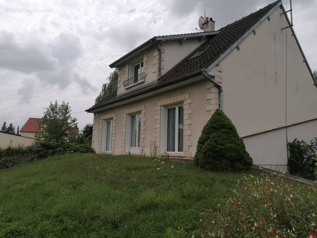 Maison à VIC-SUR-AISNE