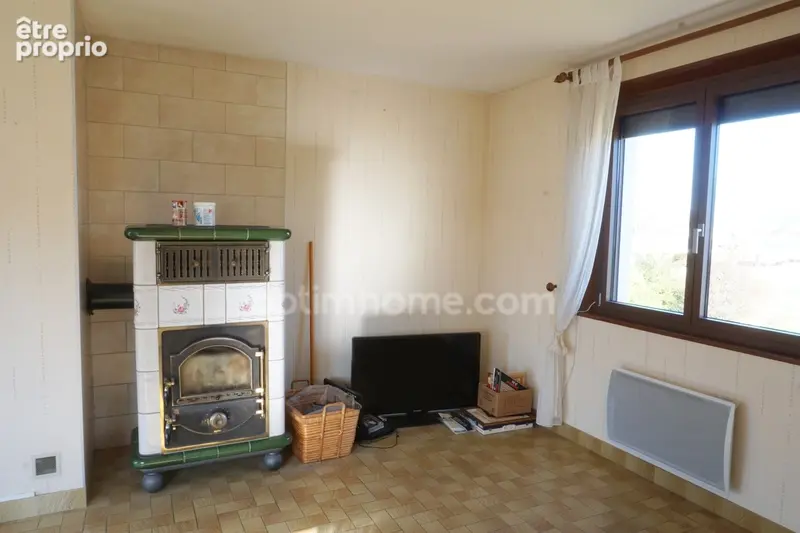 Maison de 155 m² à vendre en excellent état, 4 chambres, 6 pièces et spacieux garage - photo 6