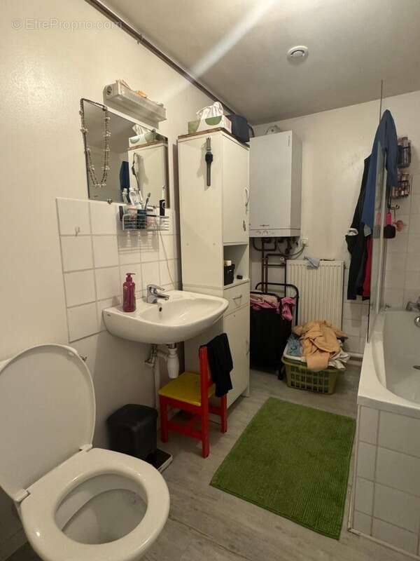 Appartement à MAIZIERES-LES-VIC