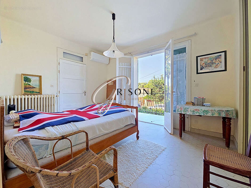 Appartement à SIX-FOURS-LES-PLAGES