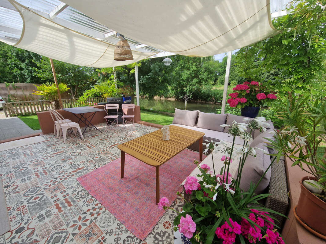 Maison à SAINTE-GEMME-MORONVAL